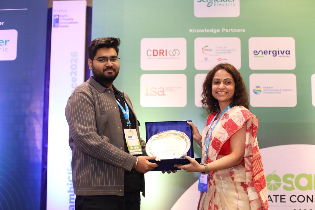 Nitish Kapoor with the Climate Redesign Award at Delhi Climate Innovation Week 2026